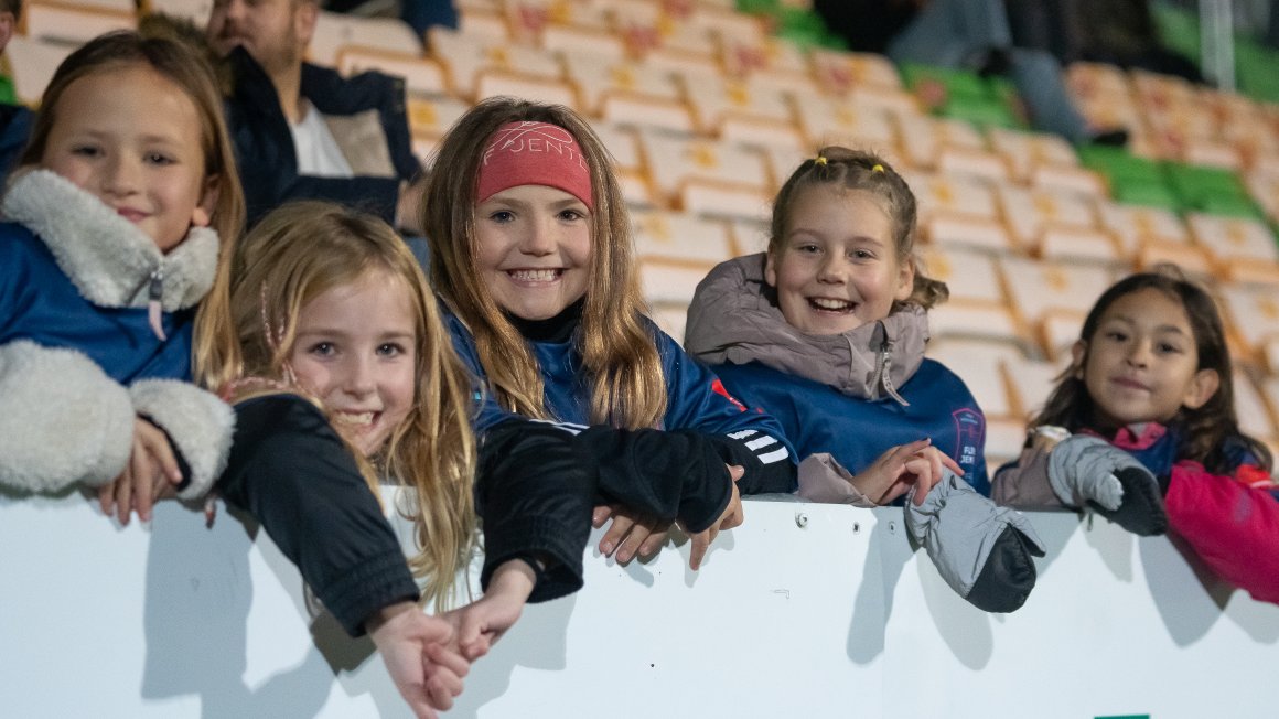 «Flere Jenter» på Toppseriekamp