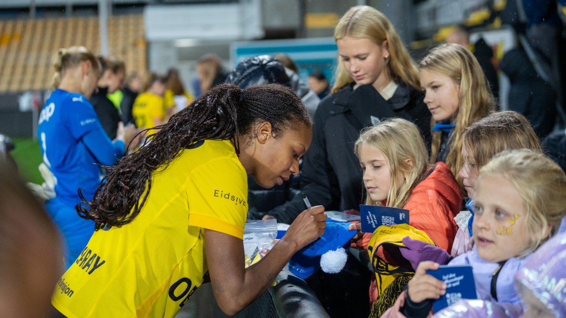 Coop og LSK Kvinner inviterer til Coop Jentefotballdagen 2025 - helt gratis!