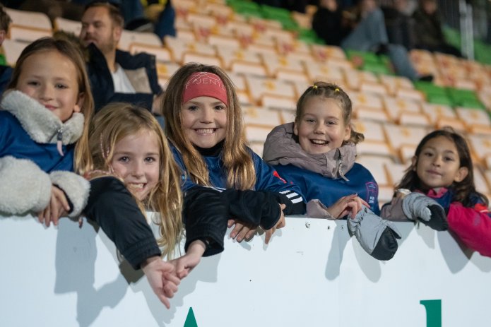 «Flere Jenter» på Toppseriekamp