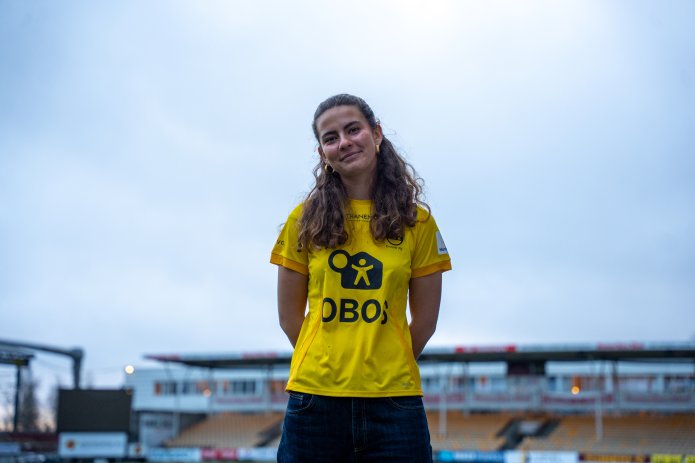 Sarah Tofft (20) signeres permanent